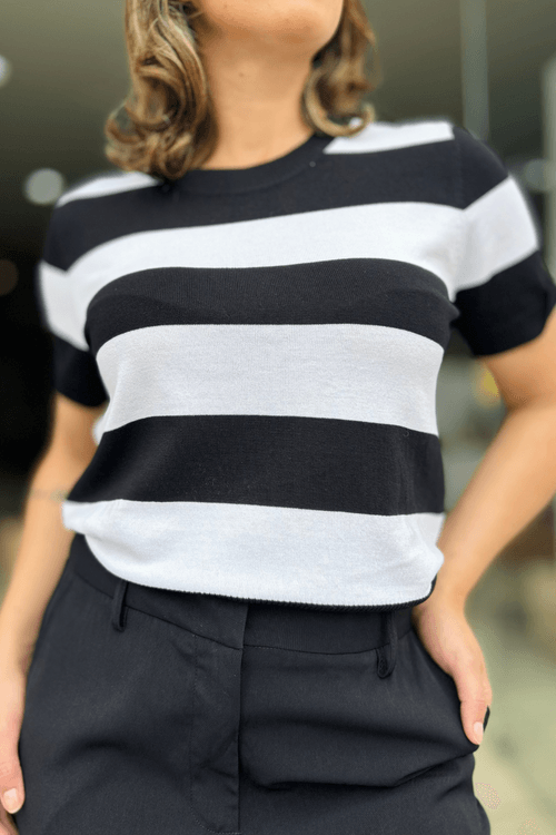 Blusa Listrada Branco e Preto Lunender